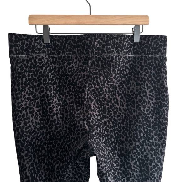 Old Navy High Rise Stevie Black Velvet Leopard Print Women's Pants Casual XL - Picture 6 of 14